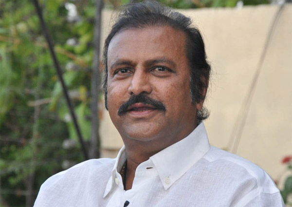 manchu mohan babu,producers,heavy budget,mohan babu fire on producers  మోహన్ బాబు టార్గెట్ నిర్మాతలే..!